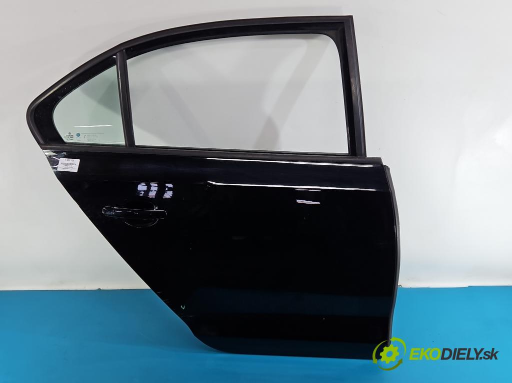 Vw Jetta VI 2010-2018 2.0 tdi 110 hp manual 81 kW 1968 cm3 4- dveře zadní pravé  (Klika dveří ostatní)