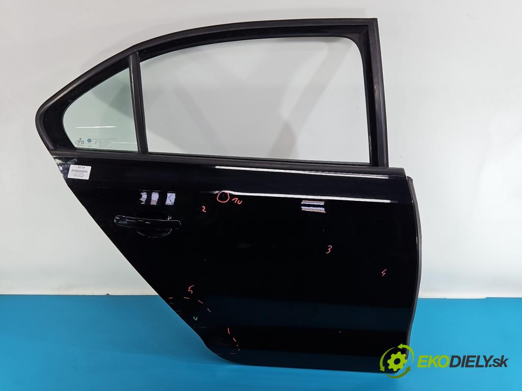 Vw Jetta VI 2010-2018 2.0 tdi 110 hp manual 81 kW 1968 cm3 4- dveře zadní pravé  (Klika dveří ostatní)