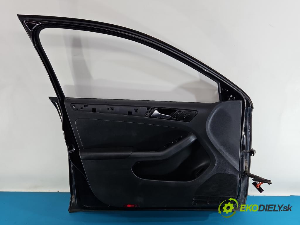 Vw Jetta VI 2010-2018 2.0 tdi 110 hp manual 81 kW 1968 cm3 4- dveře přední levé  (Klika dveří ostatní)