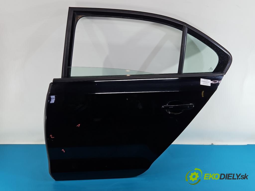 Vw Jetta VI 2010-2018 2.0 tdi 110 hp manual 81 kW 1968 cm3 4- dveře zadní levé  (Klika dveří ostatní)