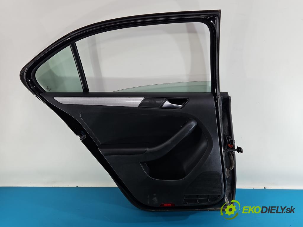 Vw Jetta VI 2010-2018 2.0 tdi 110 hp manual 81 kW 1968 cm3 4- dveře zadní levé  (Klika dveří ostatní)