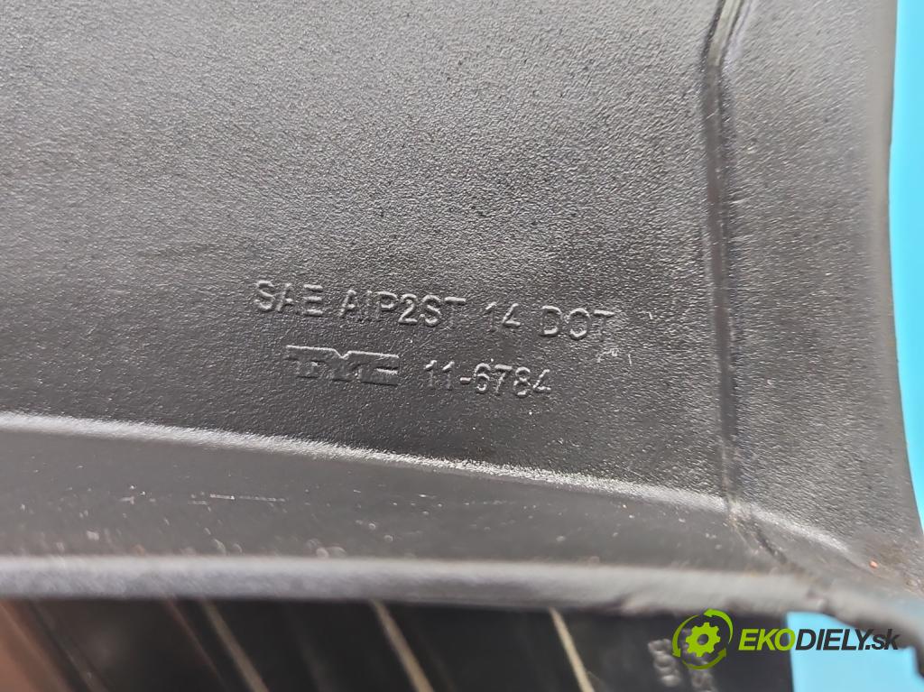 Vw Jetta VI 2010-2018 2.0 tdi 110 hp manual 81 kW 1968 cm3 4- světlo zadní levé blatník: