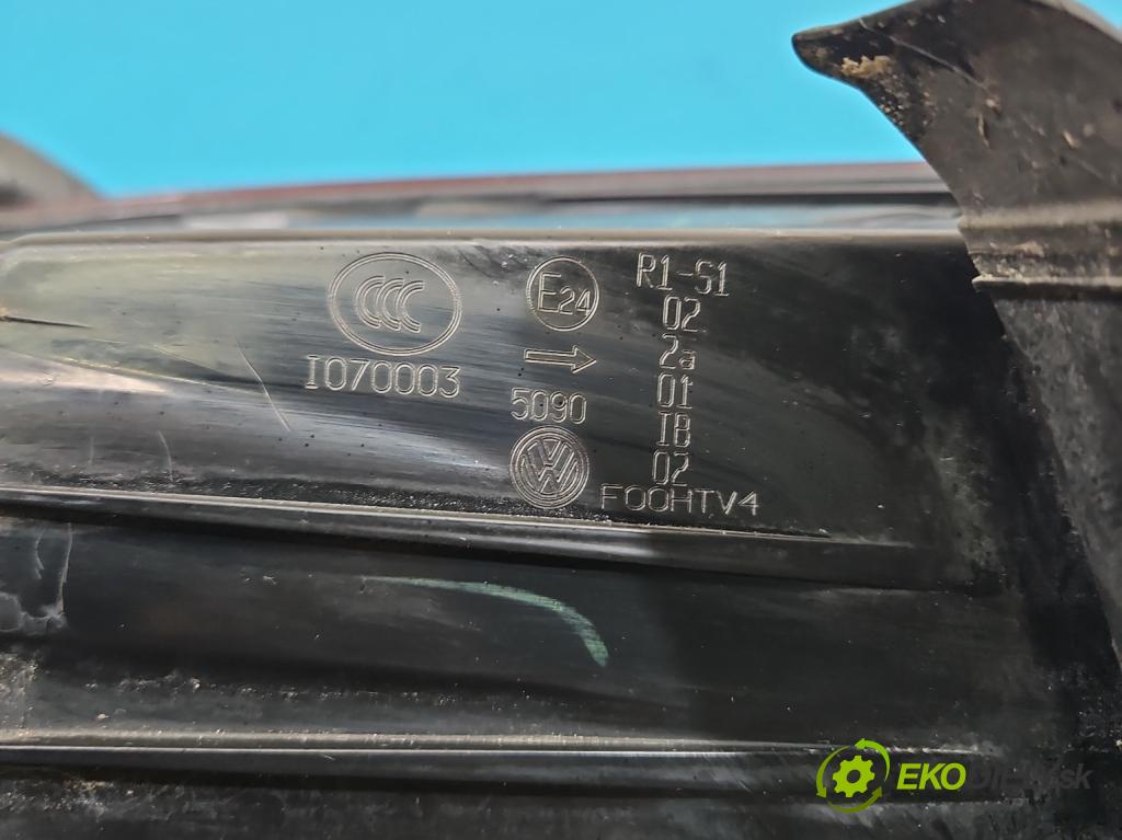 Vw Jetta VI 2010-2018 2.0 tdi 110 HP manual 81 kW 1968 cm3 4- svetlo / reflektor zadné pravé  (Kľučka dverí ostatné)