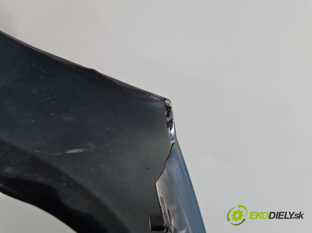 Volvo V40 II 2012-2019 1.6 T2 120 HP manual 88 kW 1596 cm3 5- blatník predné pravý  (Kľučka dverí ostatné)