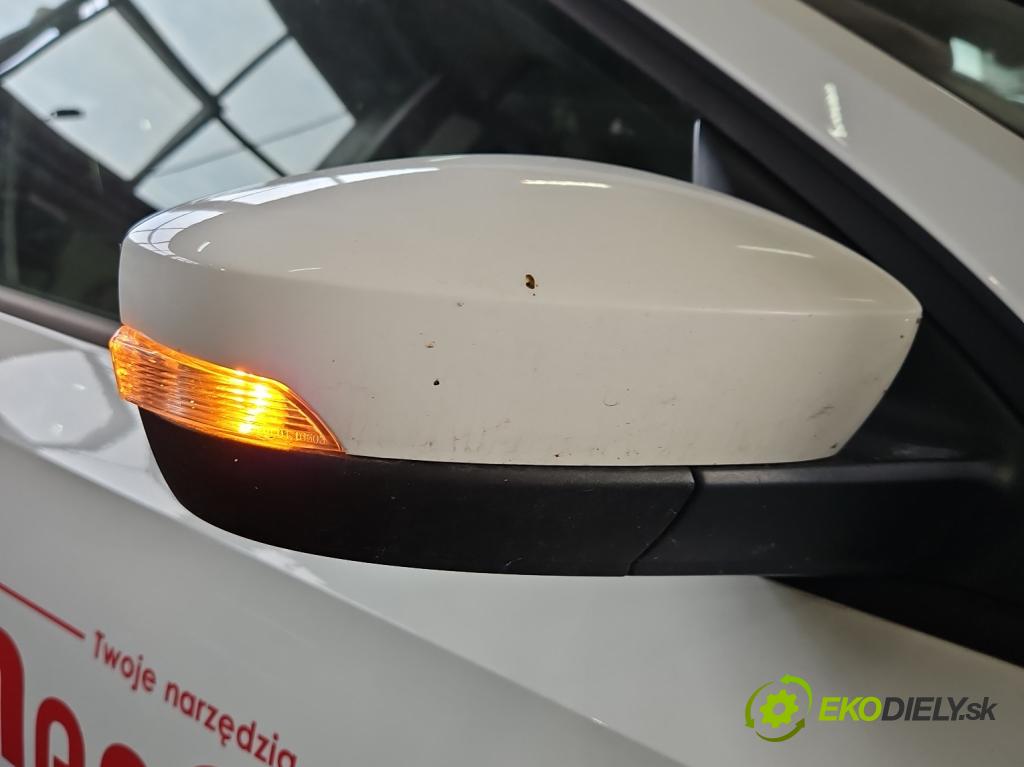 Skoda Rapid 2012-2019 1.4 tdi 90 hp manual 66 kW 1422 cm3 5- zpětné zrcátko pravé  (Klika dveří ostatní)