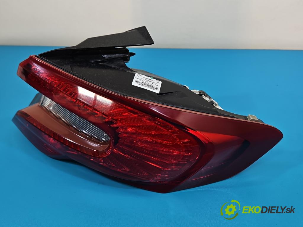 Fiat Tipo II 2015- 1.4 16V 95 HP manual 70 kW 1368 cm3 4- svetlo / reflektor zadné pravé 519844870 (Kľučka dverí ostatné)