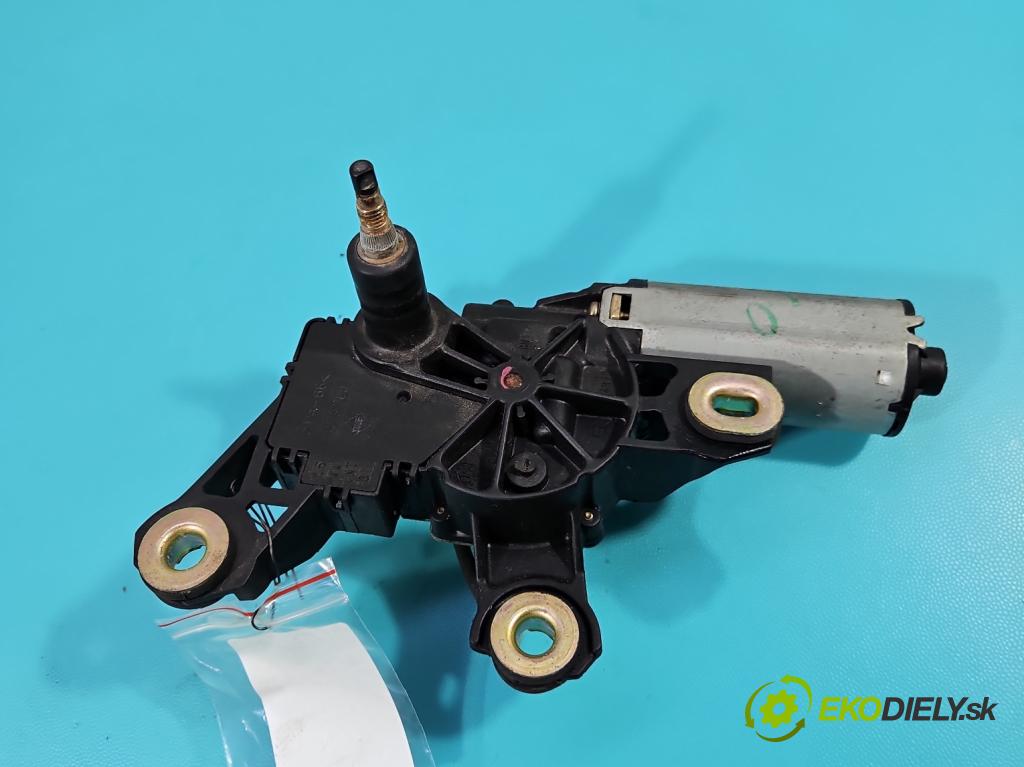 Audi A3 8L 1996-2003 1.6 8V 101 HP manual 74 kW 1595 cm3 5- motor stieračov zadné 8L0955711A