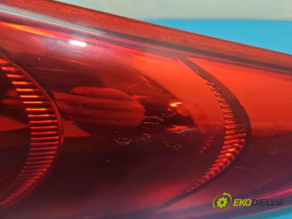 Peugeot 207 1.6 hdi 90 HP manual 66.2 kW 1560 cm3 5- svetlo / reflektor zadné pravé 9680157980 (Kľučka dverí ostatné)