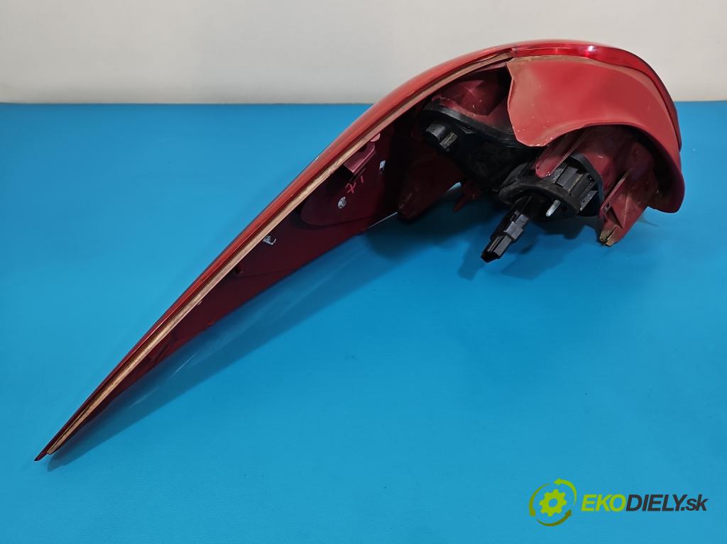 Peugeot 207 1.6 hdi 90 HP manual 66.2 kW 1560 cm3 5- svetlo / reflektor zadné pravé 9680157980 (Kľučka dverí ostatné)