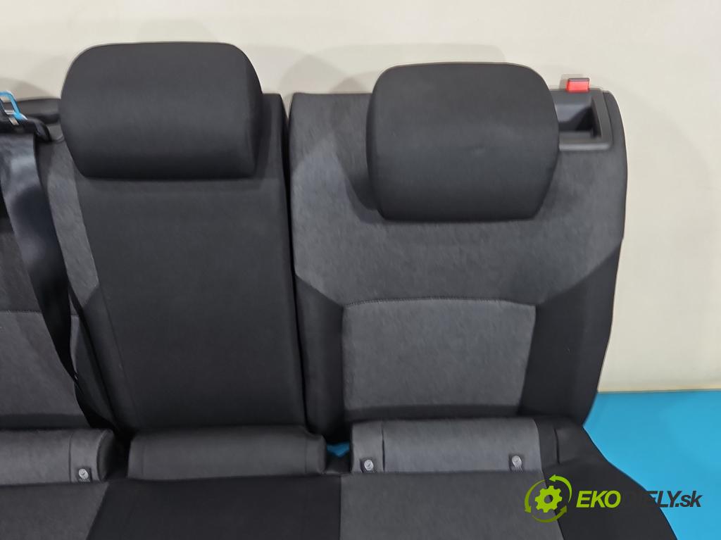 Skoda Rapid 2012-2019 1.4 tdi 90 HP manual 66 kW 1422 cm3 5- Pohovka: zadné  (Sedadlo)