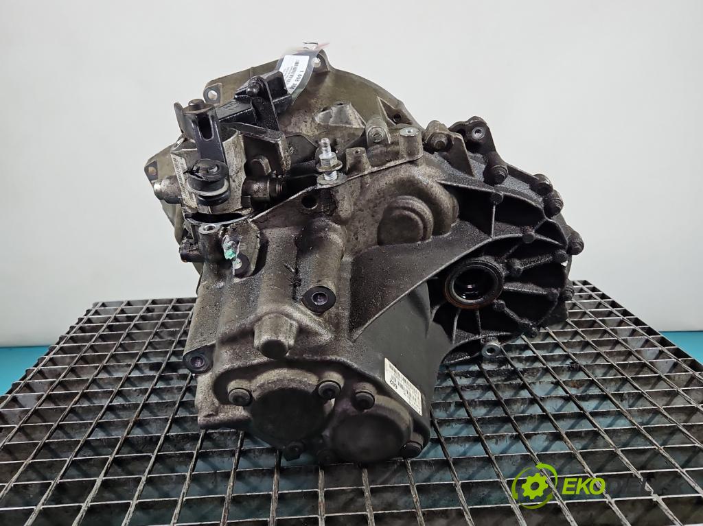Volvo V40 II 2012-2019 1.6 T2 120 HP manual 88 kW 1596 cm3 5- prevodovka stupeň,rýchlosť manual CV6R 7002 SC