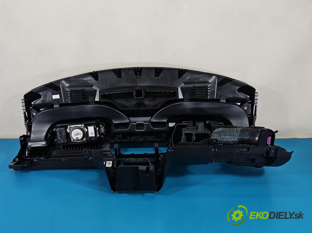 Skoda Rapid 2012-2019 1.4 tdi 90 HP manual 66 kW 1422 cm3 5- kokpit,pristrojová doska rozdeľovacia