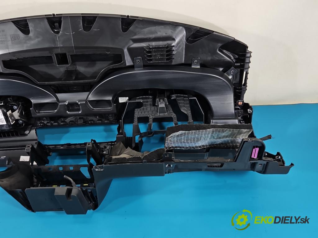 Skoda Rapid 2012-2019 1.4 tdi 90 HP manual 66 kW 1422 cm3 5- kokpit,pristrojová doska rozdeľovacia
