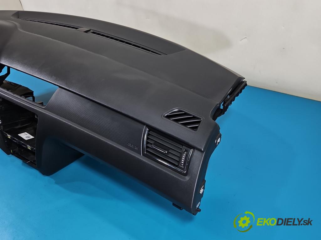 Skoda Rapid 2012-2019 1.4 tdi 90 HP manual 66 kW 1422 cm3 5- kokpit,pristrojová doska rozdeľovacia