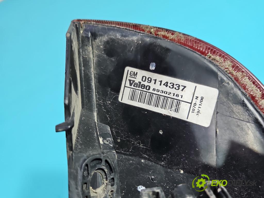 Opel Corsa C 2000-2006 1.0 12V 58 HP manual 43 kW 973 cm3 5- svetlo / reflektor zadné pravé 09114337 (Kľučka dverí ostatné)