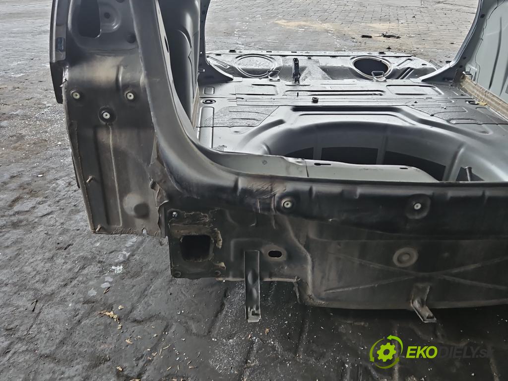 Vw Jetta VI 2010-2018 2.0 tdi 110 HP manual 81 kW 1968 cm3 4- pas zadní: