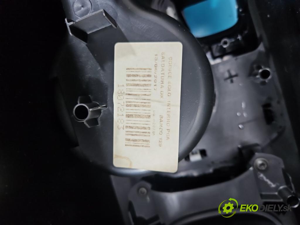 Fiat 500x 1.6 110 HP manual 81 kW 1598 cm3 5- operadlo 735592516 (Lakťová opierka)