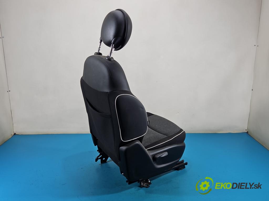 Fiat 500x 1.6 110 HP manual 81 kW 1598 cm3 5- Sedačka pravý (Sedadlo)