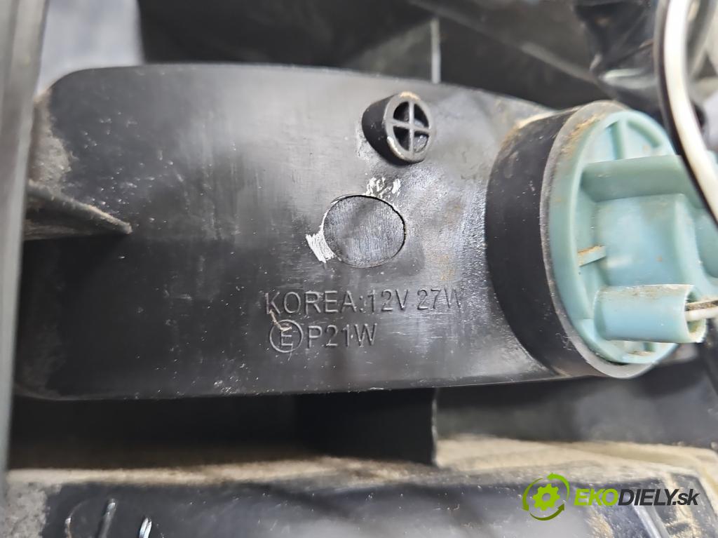 Kia Pregio 2.7 td 82 HP manual 60 kW 2665 cm3 5- svetlo / reflektor zadné ľavé blatník
