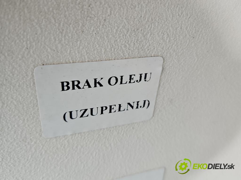 Jaguar X-type 2.5 V6 manual 144 kW 2495 cm3 4- Most: zadní: 1X4W-4000-AH