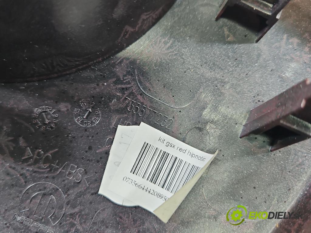 Fiat 500x 1.6 16V 110 HP manual 81 kW 1598 cm3 5- lišta ozdobná vnitŕní: 735577232
