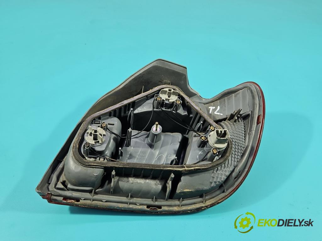 Toyota Yaris I 1999-2005 1.4 D4D 75 HP manual 55 kW 1364 cm3 5- svetlo / reflektor zadné ľavé blatník