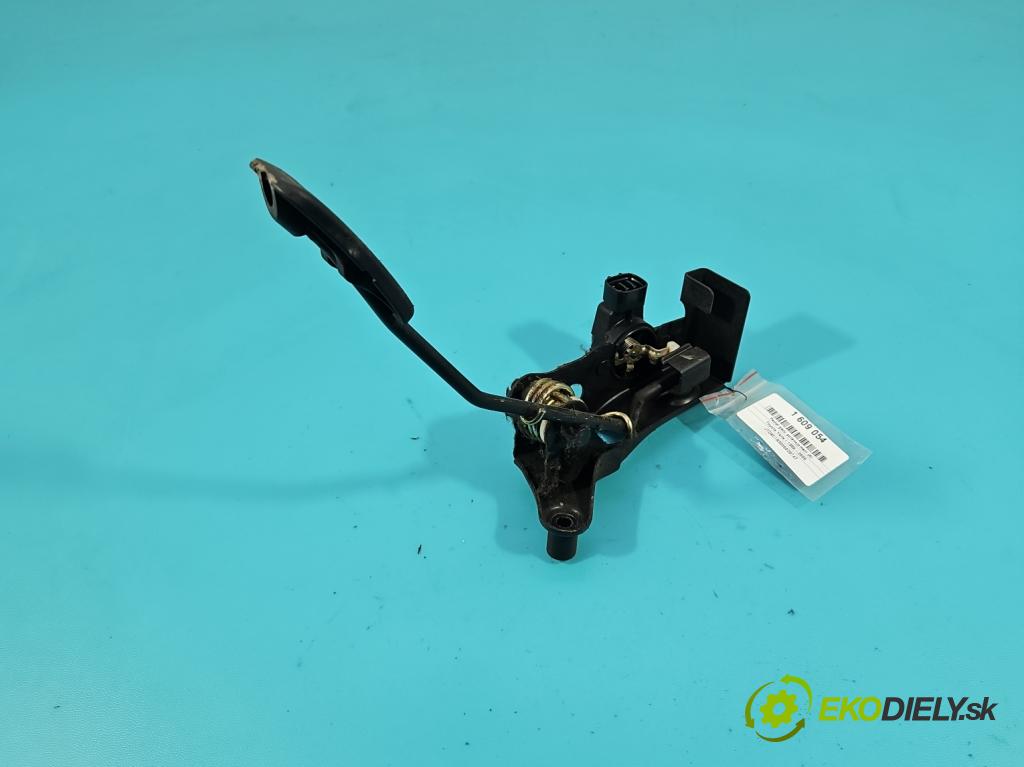 Toyota Yaris I 1999-2005 1.4 D4D 75 HP manual 55 kW 1364 cm3 5- pedal plyn potenciometr: 78010-52020