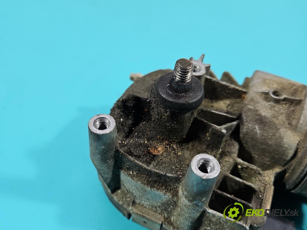 Volvo V50 2.0d 136 HP manual 100 kW 1997 cm3 5- motor stieračov predné 30699344