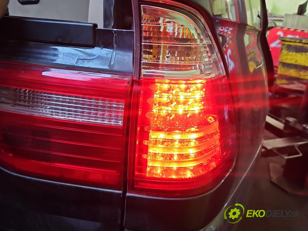 Bmw X5 E53 1999-2006 4.4 V8 286 HP automatic 210 kW 4398 cm3 5- svetlo / reflektor zadné pravé blatník 