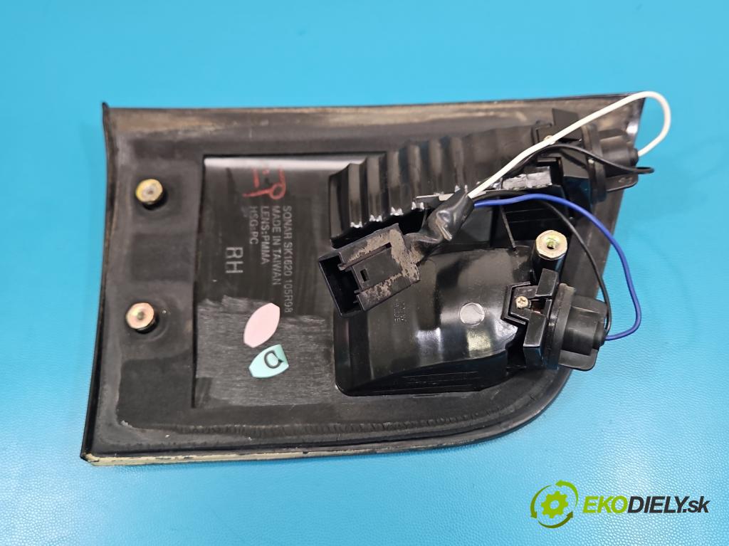 Bmw X5 E53 1999-2006 4.4 V8 286 HP automatic 210 kW 4398 cm3 5- svetlo / reflektor zadné pravé kufrové dvere
