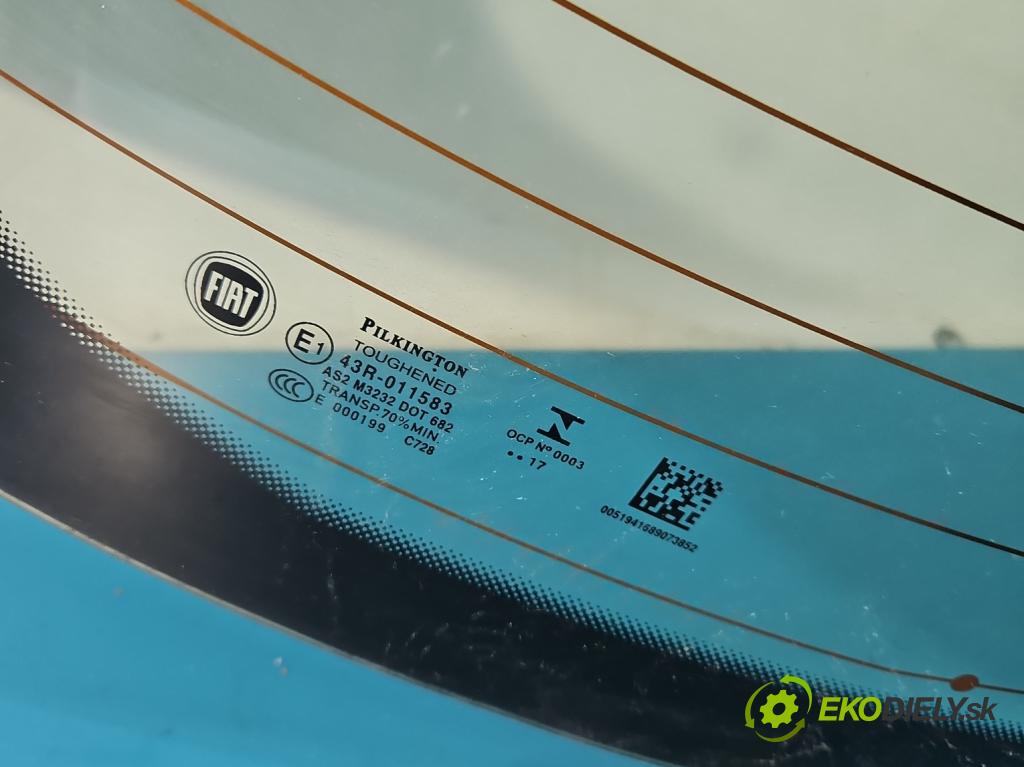 Fiat 500x 1.6 16V 110 hp manual 81 kW 1598 cm3 5- sklo zadní  (Zadní sklo)