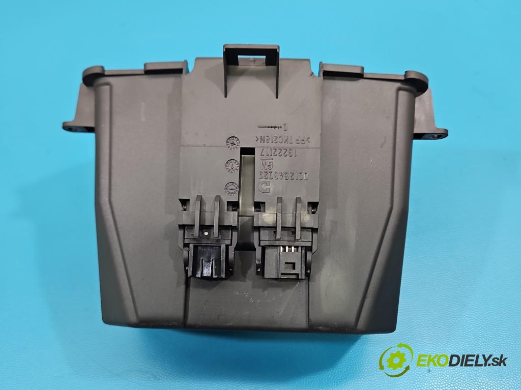 Opel Insignia A 2008-2017 2.0 cdti 160 hp manual 118 kW 1956 cm3 5- zásuvka USB 13222117