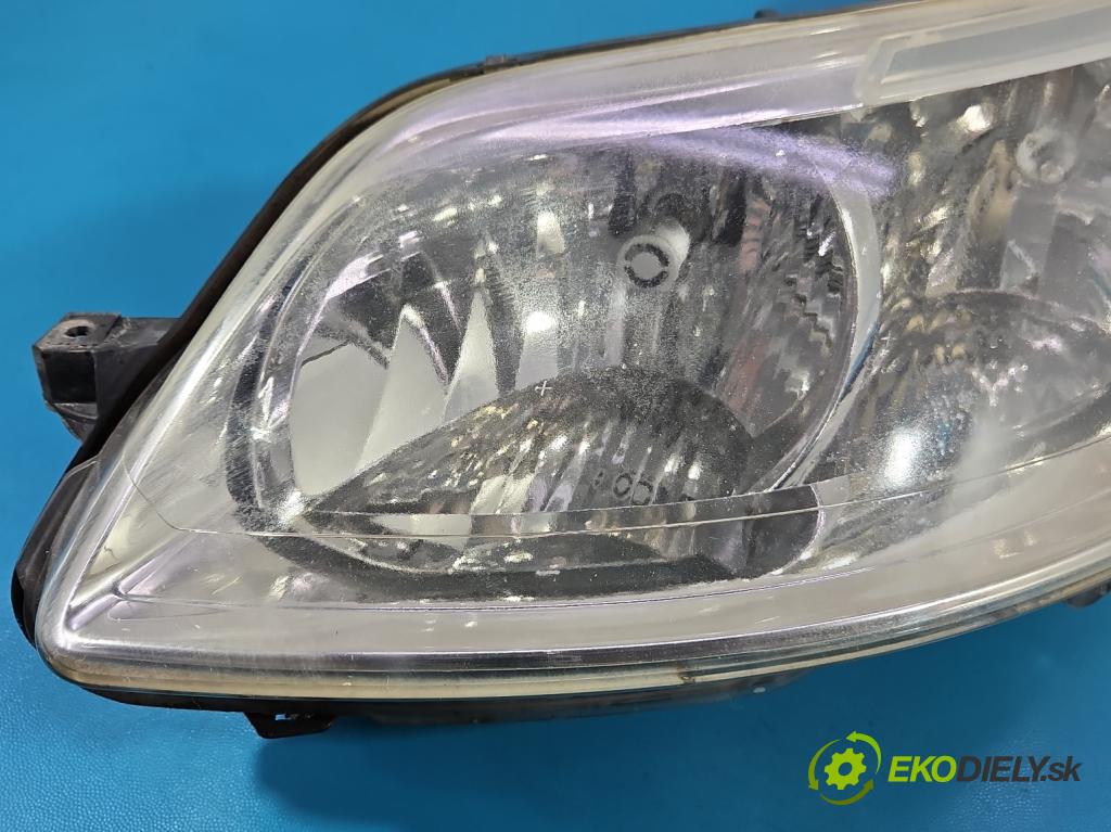 Citroen C4 I 2004-2011 1.6 16v 109 hp manual 80 kW 1587 cm3 5- světlo levý 9646893980 (Klika dveří ostatní)