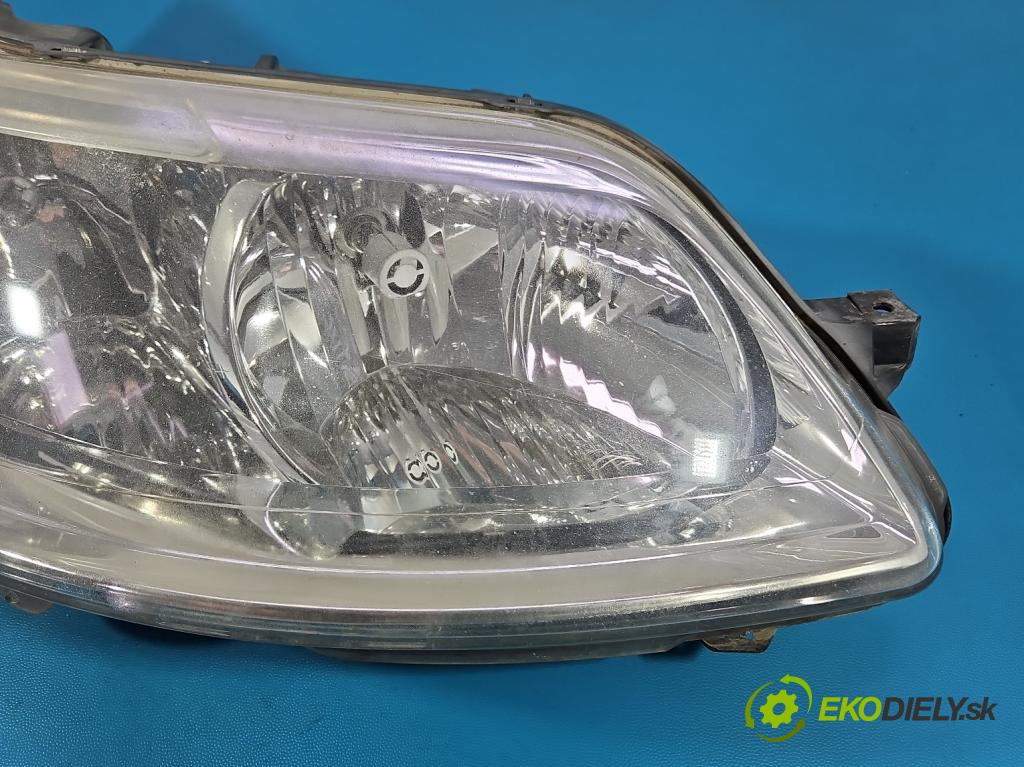 Citroen C4 I 2004-2011 1.6 16v 109 hp manual 80 kW 1587 cm3 5- světlo pravý 9646893880 (Pravé přední světlo)