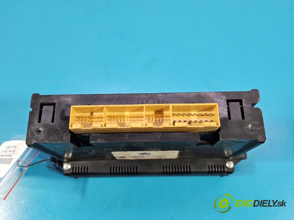 Seat Toledo II 1998-2004 1.6 sr 101 HP manual 74 kW 1595 cm3 4- panel kúrenia 1M0820043C