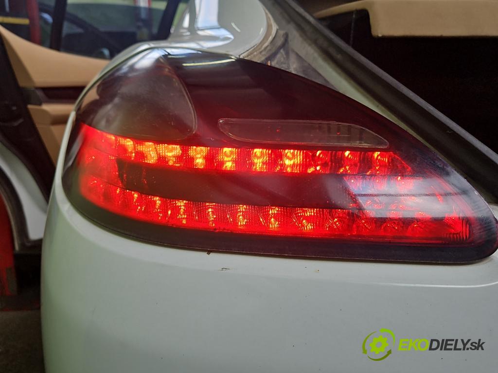 Porsche Panamera I 970 2009-2016 3.6 V6 310HP automatic 228 kW 3605 cm3 5- svetlo / reflektor zadné ľavé blatník 970631415