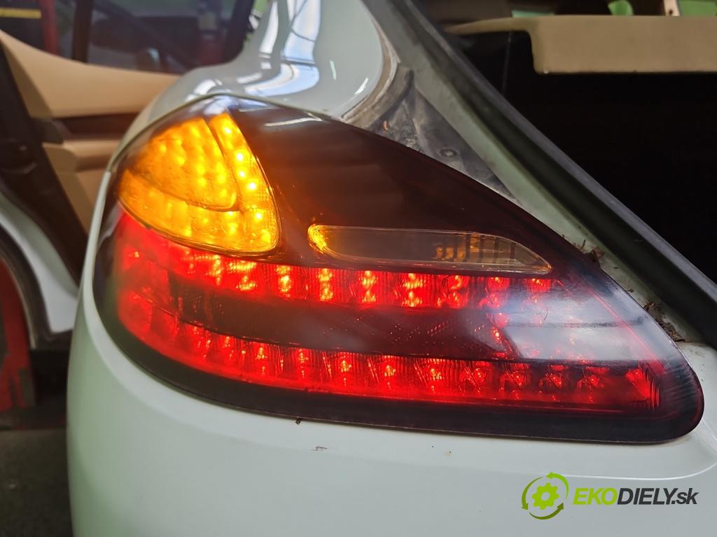 Porsche Panamera I 970 2009-2016 3.6 V6 310HP automatic 228 kW 3605 cm3 5- svetlo / reflektor zadné ľavé blatník 970631415