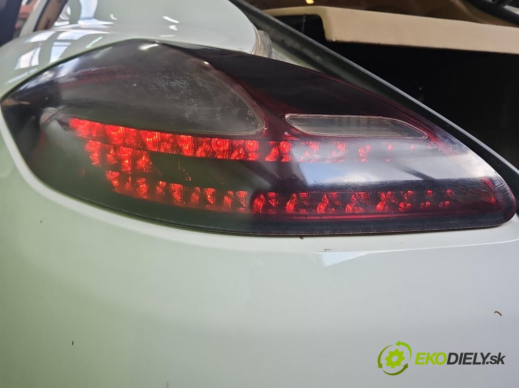 Porsche Panamera I 970 2009-2016 3.6 V6 310HP automatic 228 kW 3605 cm3 5- svetlo / reflektor zadné ľavé blatník 970631415