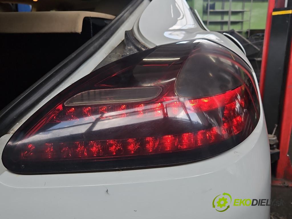 Porsche Panamera I 970 2009-2016 3.6 V6 310HP automatic 228 kW 3605 cm3 5- svetlo / reflektor zadné pravé blatník 97063141604
