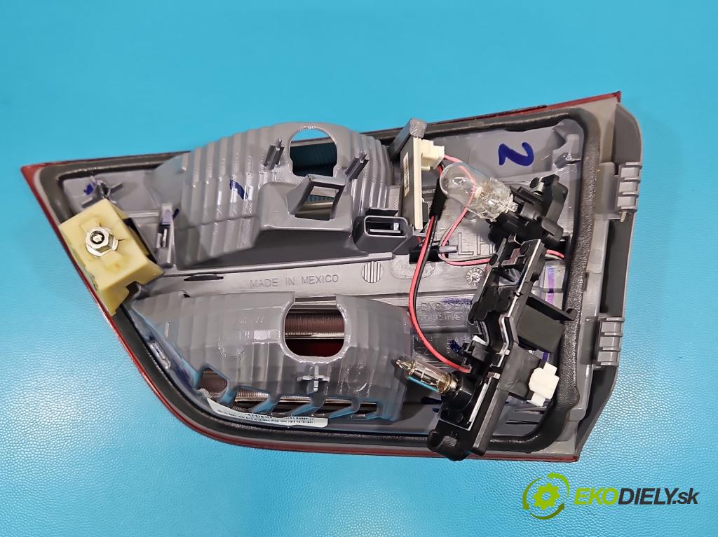 Bmw X3 F25 2010-2017 2.0d 184hp automatic 135 kW 1995 cm3 5- svetlo / reflektor zadné ľavé kufrové dvere 7217313