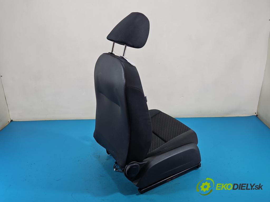 Vw Golf VI 2008-2013 1.4 16v 80 HP manual 59 kW 1390 cm3 5- Sedačka pravý (Sedadlo)