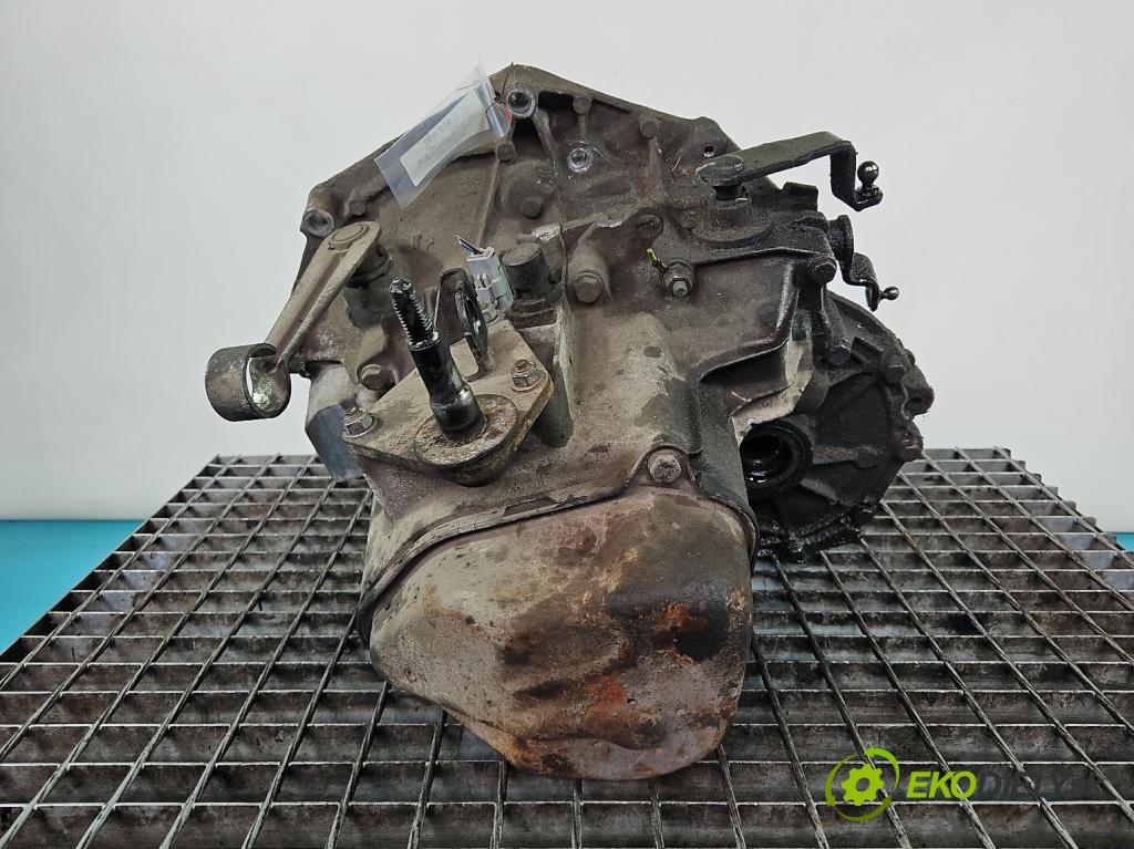 Peugeot 206 1.4 8v 75 HP manual 55 kW 1360 cm3 5- prevodovka stupeň,rýchlosť manual 20CF09