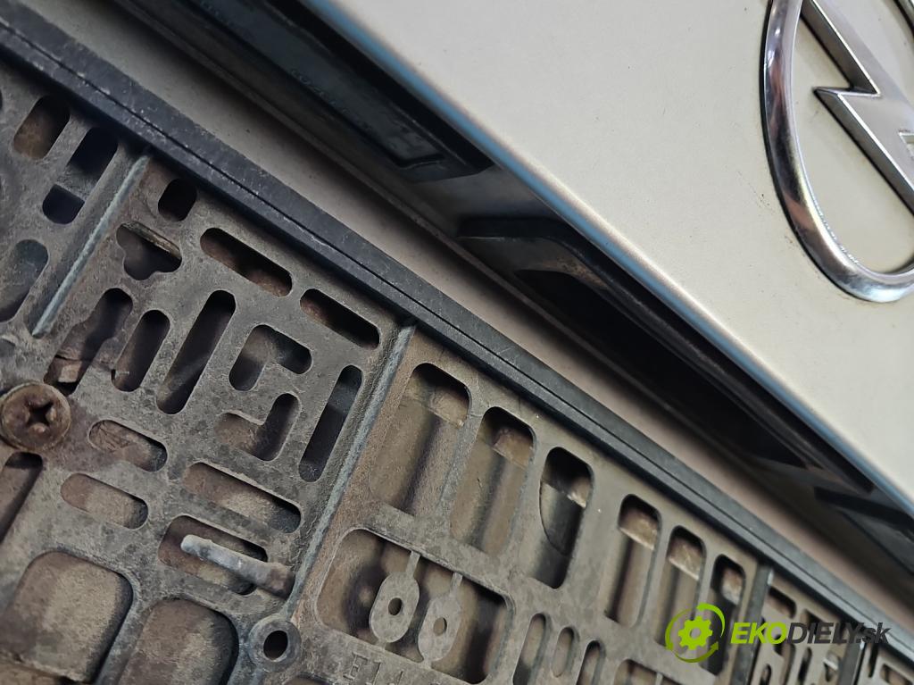 Opel Vectra C 2002-2008 1.9 cdti 150 HP manual 110 kW 1910 cm3 5- zadna kufor  (Kapota zadná (kufor))