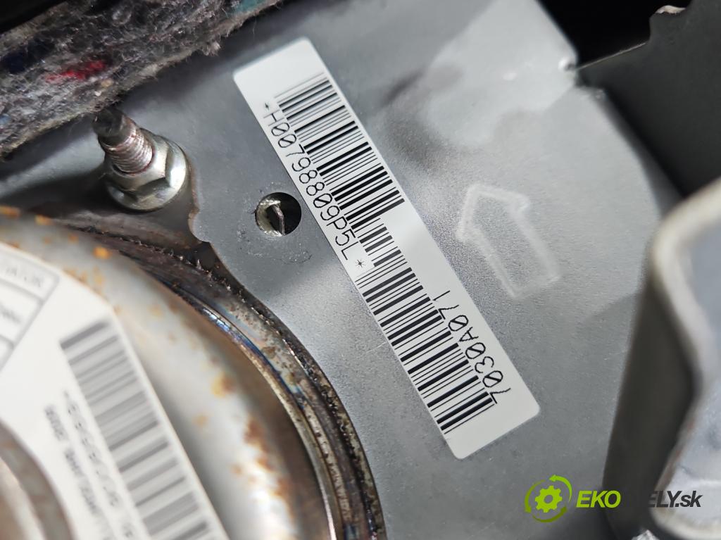 Mitsubishi Lancer VIII 2007-2016 1.8 16V 143 HP manual 105 kW 1798 cm3 5- kokpit,pristrojová doska rozdeľovacia