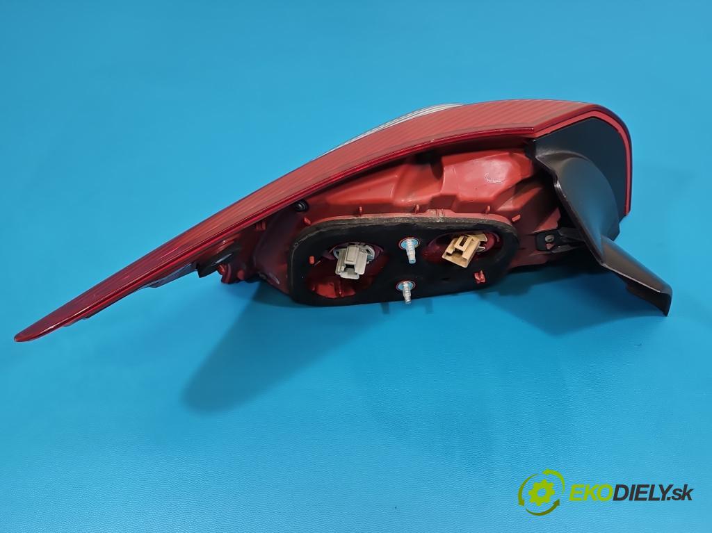Mitsubishi Lancer VIII 2007-2016 1.8 16V 143 HP manual 105 kW 1798 cm3 5- svetlo / reflektor zadné pravé  (Kľučka dverí ostatné)