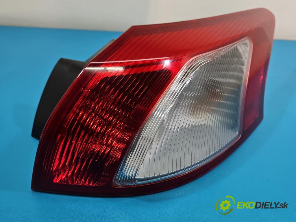 Mitsubishi Lancer VIII 2007-2016 1.8 16V 143 HP manual 105 kW 1798 cm3 5- svetlo / reflektor zadné pravé  (Kľučka dverí ostatné)
