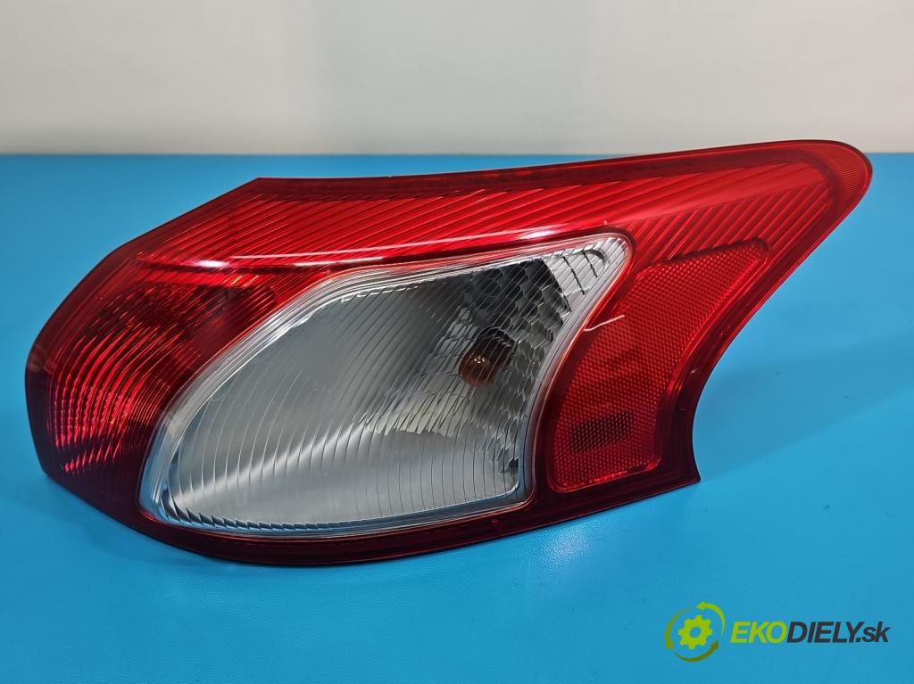 Mitsubishi Lancer VIII 2007-2016 1.8 16V 143 HP manual 105 kW 1798 cm3 5- svetlo / reflektor zadné pravé  (Kľučka dverí ostatné)
