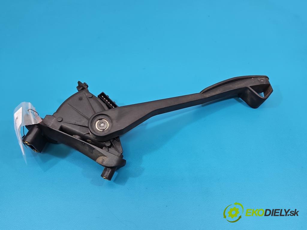 Volvo S60 I 2000-2010 2.4 D5 185 hp manual 136 kW 2401 cm3 4- pedal plyn: potenciometr: 30683514
