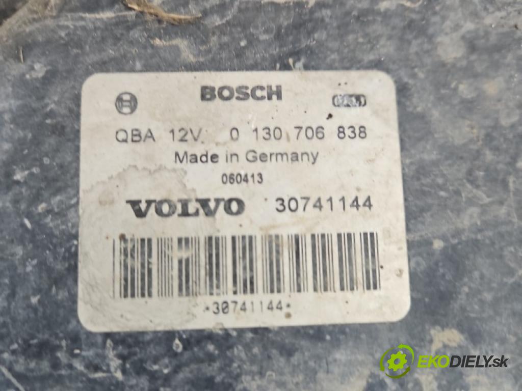 Volvo S60 I 2000-2010 2.4 D5 185 hp manual 136 kW 2401 cm3 4- ventilátor chladič 30741144
