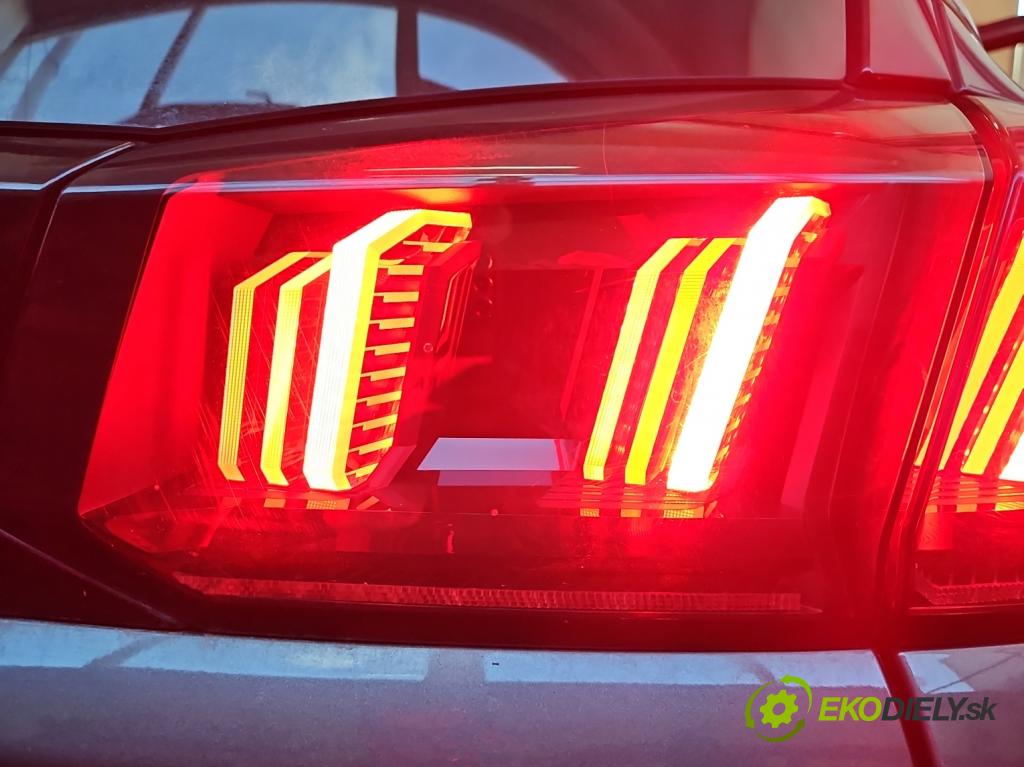 Peugeot 5008 II 2017-2024 1.5 hdi 131 HP automatic 96 kW 1499 cm3 5- svetlo / reflektor zadné pravé kufrové dvere 9836231780